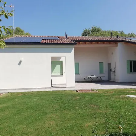 La Casa Nel Bosco شقة